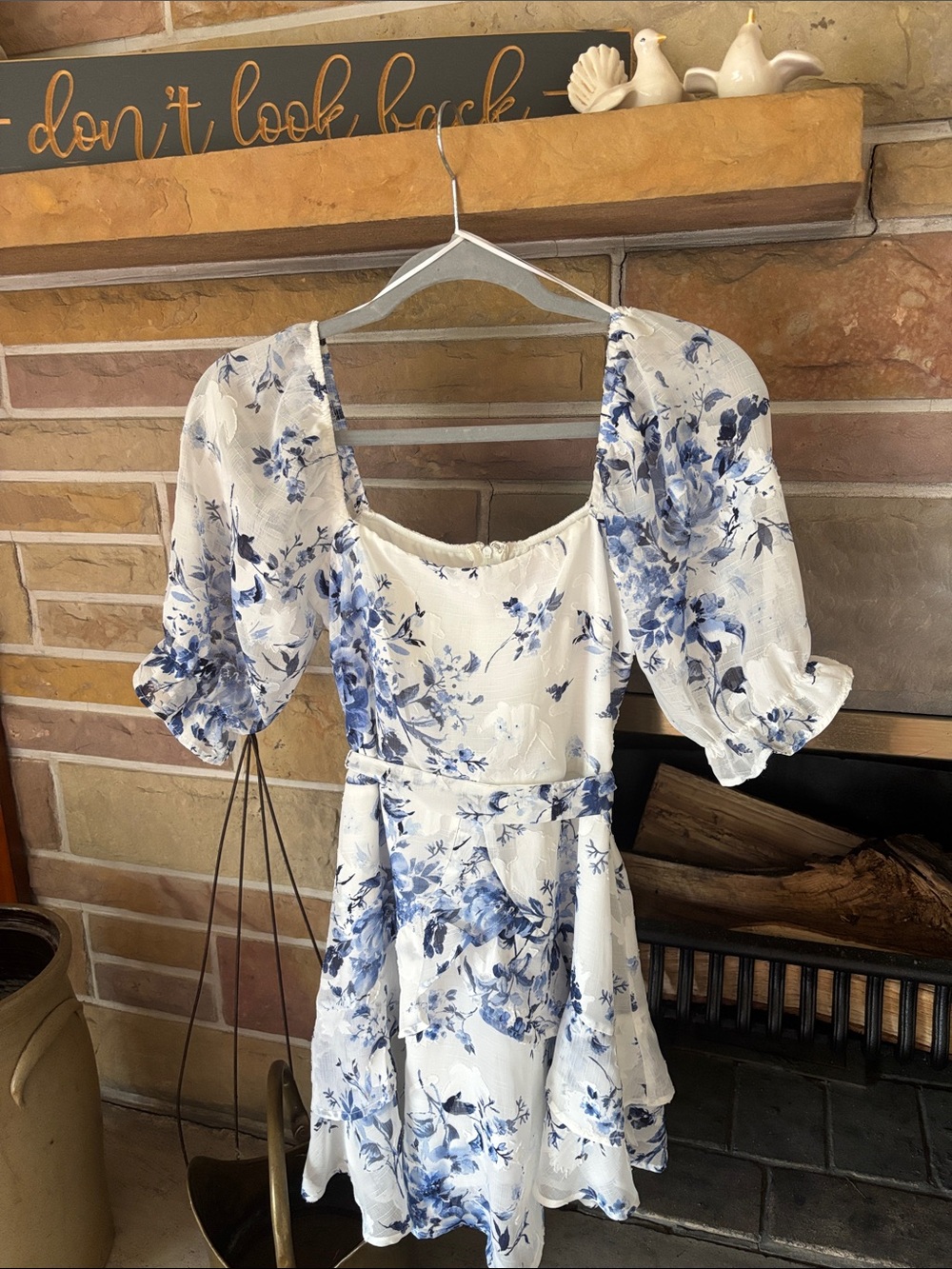 mi ami NWT White and Blue Floral Square-Neck Puff-Sleeve Mini Dress sz XS